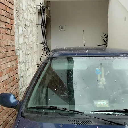 Civico 13 *